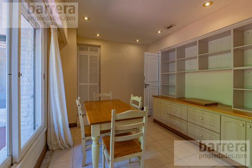 Exclusivo Chalet En Los Troncos: 4 Dormitorios Con Terreno Único