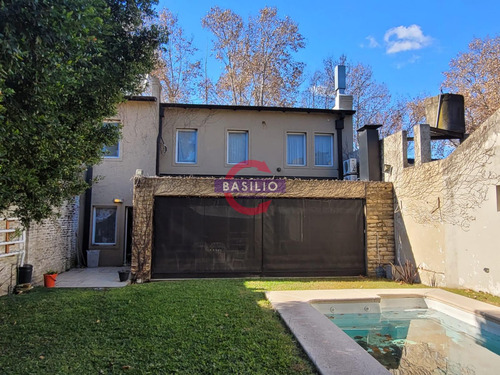 Venta Excelente Casa De 6 Ambientes Con Jardín, Quincho, Pileta Y Parrilla Florida Este