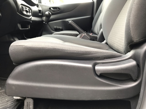 Imagen 13 de 15 de Nissan Np300 Doble Cabina 2020 2.5 S Mt