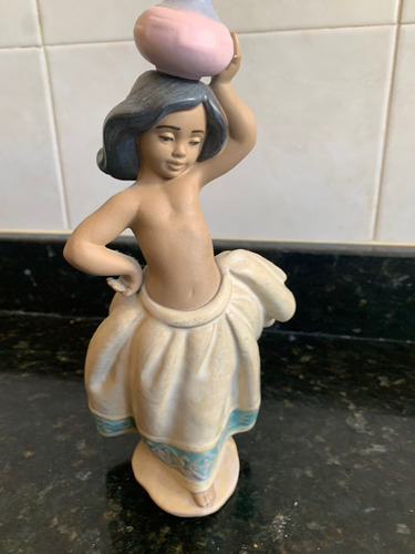 Lladro Figura De Agüatera Acabado Mate Excelente Estado