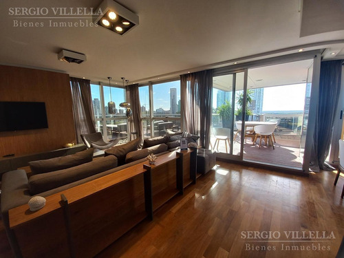 Imagen 4 de 27 de Departamento De Tres Dormitorios En Venta En Pichincha