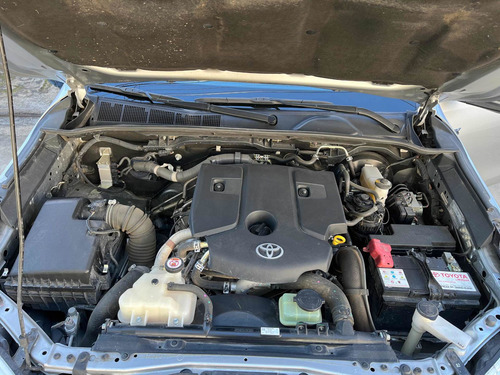 Imagen 12 de 15 de Toyata Hilux Srv 4x2 2.8 Tdi 2018