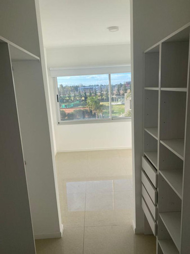 Venta Depto.3 Amb. Sobre El Lago Central En Acqua Golf, Nordelta