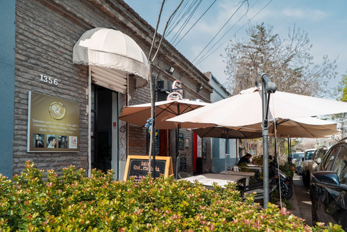 Sin Comisión, Casa Con 3 Locales Comerciales