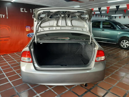 Imagen 10 de 11 de Honda Civic 2.0