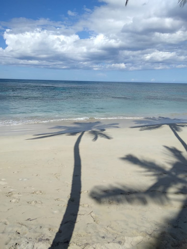 Vendo Terreno De 2 Millones De Metros Con Frente De Playa En Playa Uvero Alto, Punta Cana, República Dominicana
