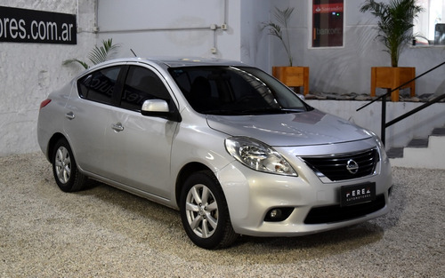 Nissan Versa 1.6 Acenta A/t Nafta 2014 Color Gris Impecable!