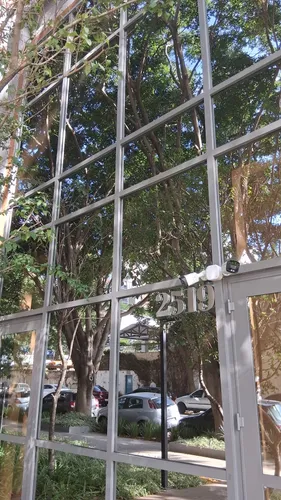 Limpeza De Vidros, Condomínio E Lojas Etc.....