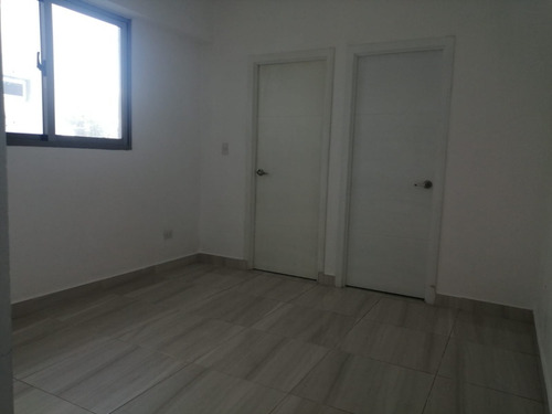 Alquiler Apartamento En Evaristo Morales Santo Domingo De 2habitaciones Sin Amueblar Con Terraza Privada