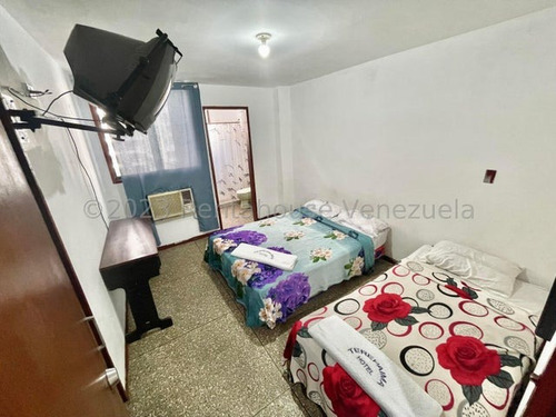 Edificio / Hotel Comercial ( 9 Pisos / A Remodelar ) Venta La Candelaria Mls - 24-12325