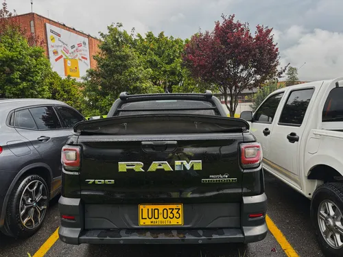 RAM 700 1.4 Big Horn Crew Cab