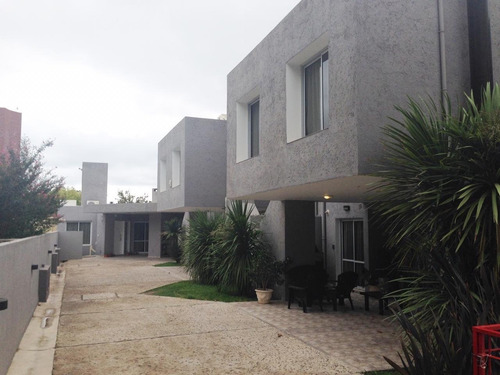 Hermoso Departamento A Mts Del Lago En Complejo La Morada. Dos Dormitorios En Planta. Cochera Y Piscina.