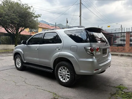 Toyota Fortuner 2.7MT 4X2