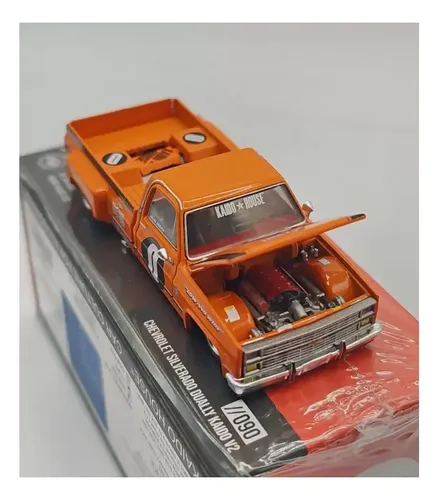 Miniatura Chevrolet Silverado Chevy Kaido House Mini Gt 1:64