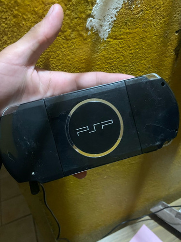 Consola Sony Psp 3000 17 Juegos Instlds 5 Fisicos , Cargador Negro (Usado)