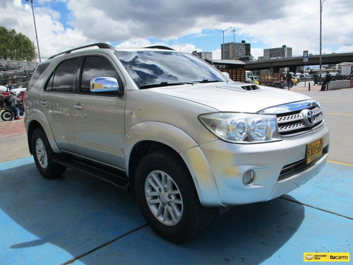 Toyota Fortuner Srv 4x4 3000cc At Aa