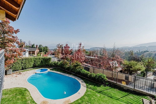 Casa En Arriendo De 5 Dorm. En Lo Barnechea