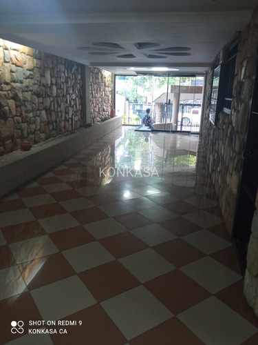 Konkasa Vende Penthouse En La Urbanización Calicanto.