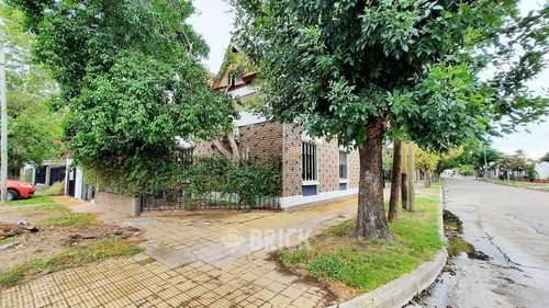 Ph En 2 Plantas C/entr Indep En Manuel Belgrano Al 1700 - 196 M2 Tot Impecable Garage Patio C/parr
