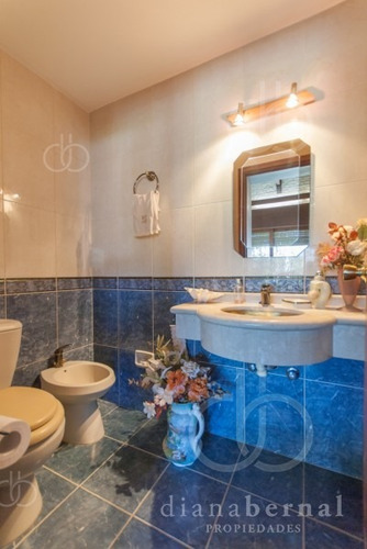 Punta Del Este, Casa En Mansa, 4 Dormitorios Y Piscina. - Ref: 43552