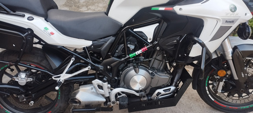 Vendo Benelli Impermeable Tiene Calienta Puños Luces Auxilia