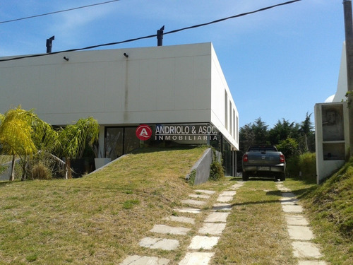 Casa En Venta En Zona Pinares, 2 Dormitorios- Ref: 7069