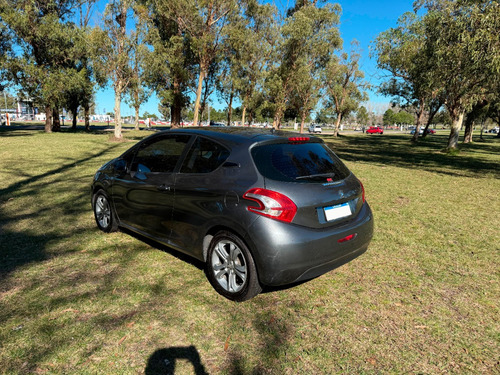 Peugeot 208 1.2 Nivel 6