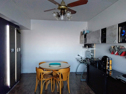 Imagen 3 de 27 de Departamento En Venta De 3 Ambientes De Excelente Ubicación En Lanús