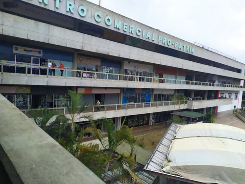 Imagen 7 de 8 de Venta De Amplio Local Comercial En El Centro Comercial Propatria