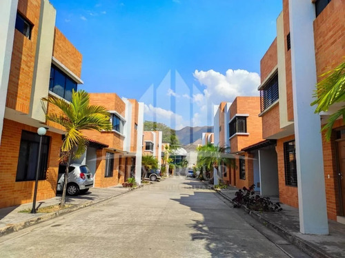 Imagen 12 de 12 de Hermoso Town House En Mañongo, Res. Vila Shirak Carlos Tona Cod: Lemth-165
