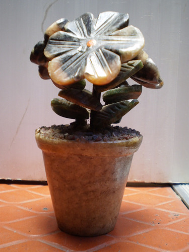 Piedra De Cuarzo En Forma De Flores, Varios Colores. Usado.