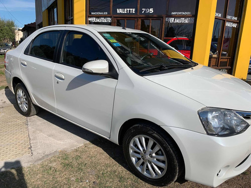 Imagen 8 de 17 de Toyota Etios 2016 1.5 Sedan Xls