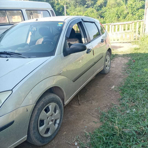 Imagem 1 de 4 de Ford Focus 2006 1.6 Gl 5p
