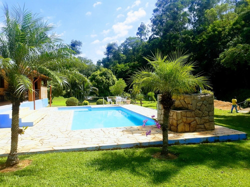 Imagem 2 de 24 de Charmosa Chácara Com 6.500m2 Formada Com Lago