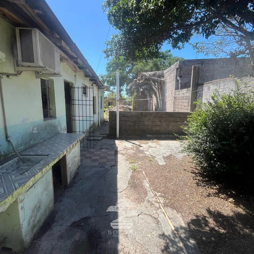 Venta Casa A Reciclar Con Terreno Piedras Blancas Montevideo C