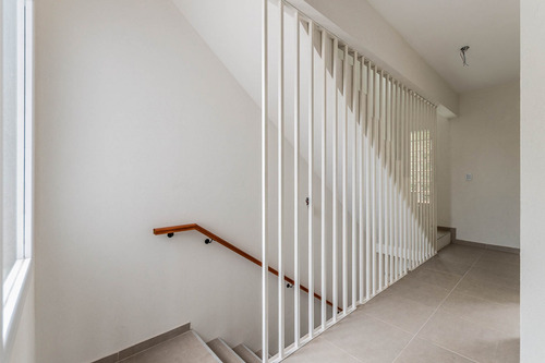 En Venta. Parque Avellaneda. Ph. 3 Amb. Patio Y Terraza Propios. Sin Expensas.