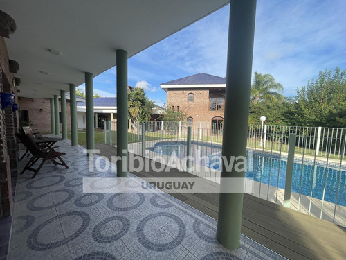 Excelente Casa De 4 Dormitorios A Pasos De Rambla Costanera
