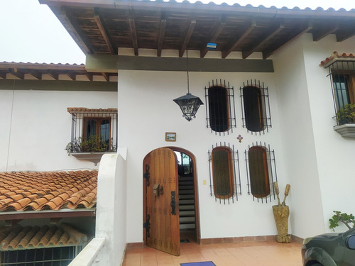 Hermosa Casa En Venta En La Lagunita 750m2 5h+s/4b+s/6p