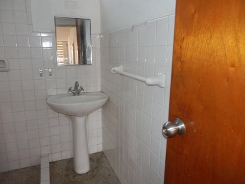 Dennymar, Alquila Casa Con Fines Comerciales, Ubicada Al Este De La Ciudad, Donde Podras Ambientar Y Adecuar A Tu Requerimiento 300mts2 Para Tu Empresa O Negocio, Contactame B5aa5a4