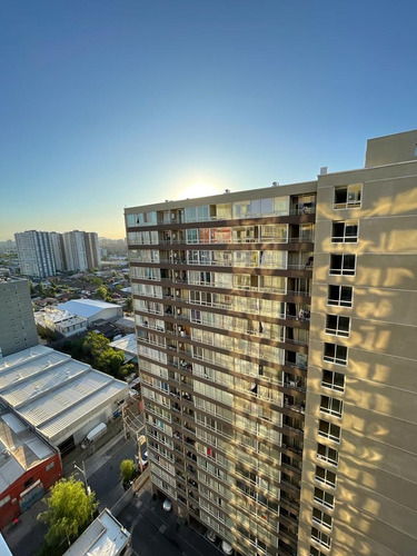 Vende Depto. En Condominio, Comuna San Miguel, Santiago