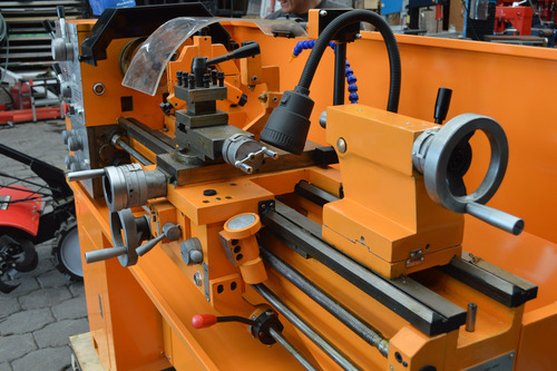 Torno Metal Mecanica 1metro Entre Puntos 2hp Volteo330mm