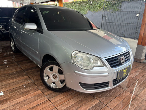 Volkswagen Polo Sedan 1.6 Vht Total Flex 4p