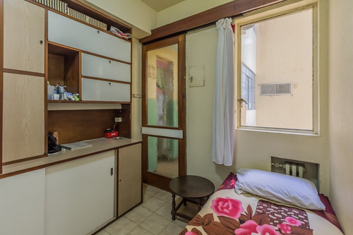 Venta Departamento A Reciclar Semipiso 3 Ambientes Con Dependencia, Balcón Y Baulera.