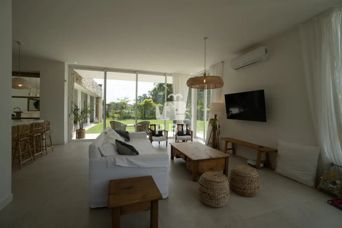 Venta De Casa En Barrio Privado Campo Brava - Ref : Pbi13585
