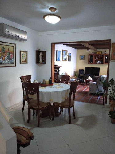 Townhouse En Venta En Altos Del Rincón. Naguanagua. Dl