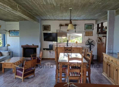 Casa En Alquiler En Punta Colorada 2 Dormitorios 2 Baños