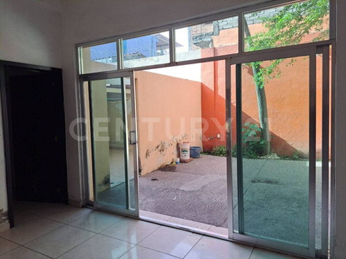 Se Vende Casa En Col. Juan Jose Rios Ii En Villa De Alvarez, Colima