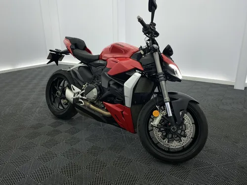 Ducati Streetfighter V2