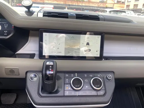 Land Rover Defender 90 2.0 Turbo Diesel First Edition