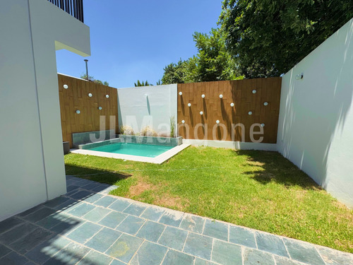 Casas 4 Amb Con Piscina, Cochera Y Parque, A Estrenar